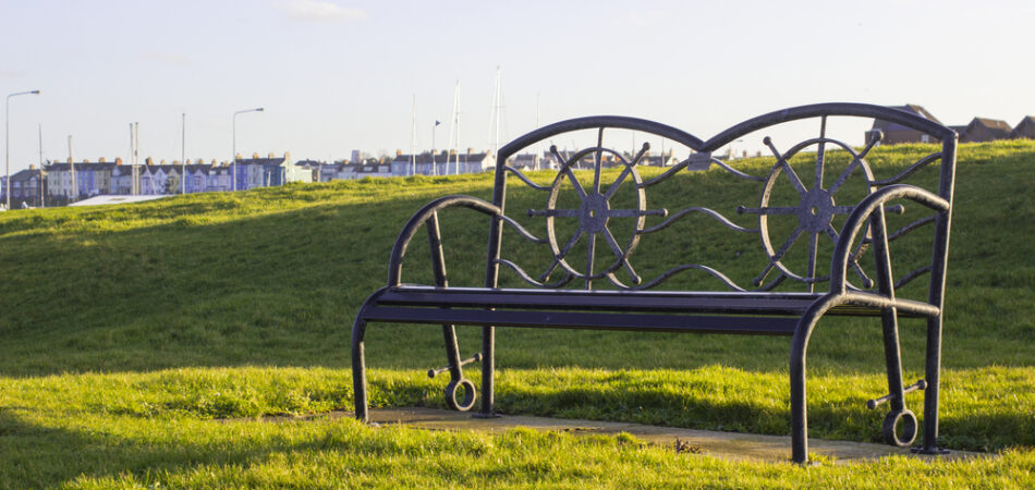 A,powder,coated,metal,park,bench,in,contemporary,design,backlit