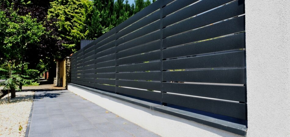 Gray,aluminum,fence,and,gate.,horizontal,panels.,narrow,gaps.,powder